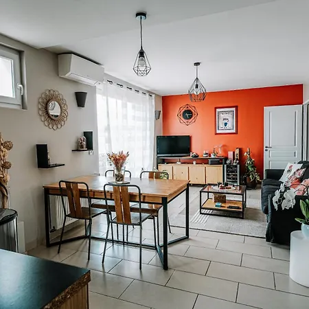 T3 Cosy Et Lumineux Avec Garage A 2 Pas Du Centre ! Appartement Nîmes